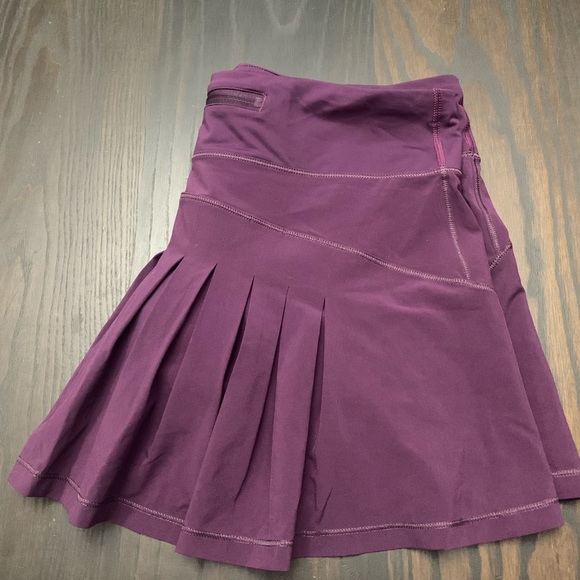 Lululemon Circuit Breaker Skirt (Regular)
Darkest Magenta - Picture 4 of 5